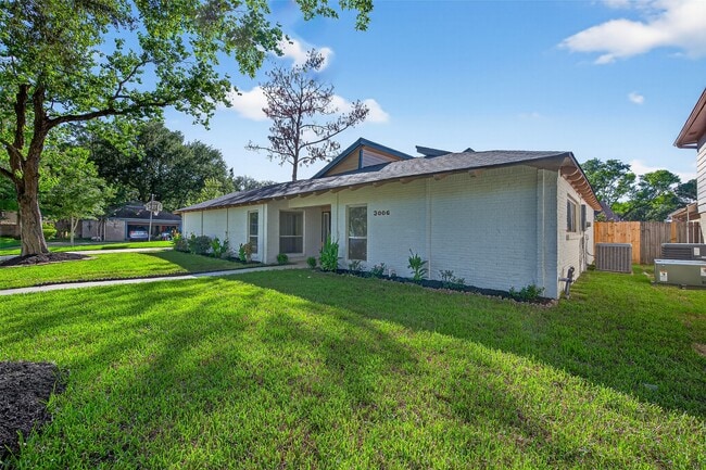 Photo - 3006 Golden Hills Ln