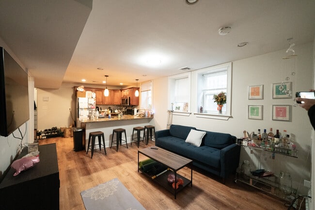 Building Photo - 719 Parker St Unit 1