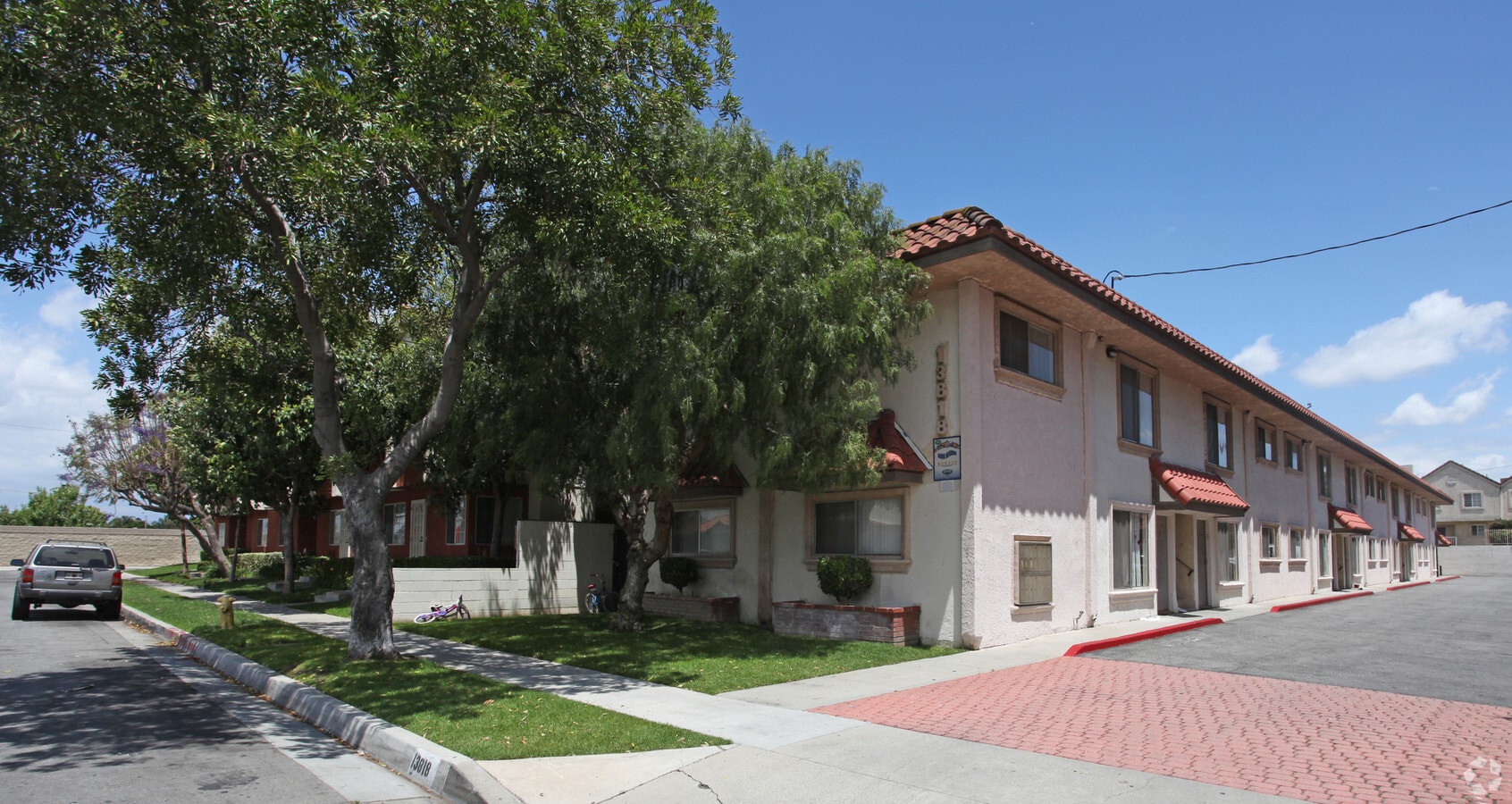 Paramount Apartments - Paramount Apartments