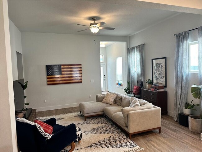 Photo - 8600 Cumbrae Ln