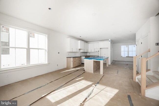 Photo - 453 E Franklin St