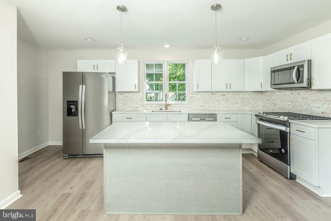 Photo - 15 S Academy St