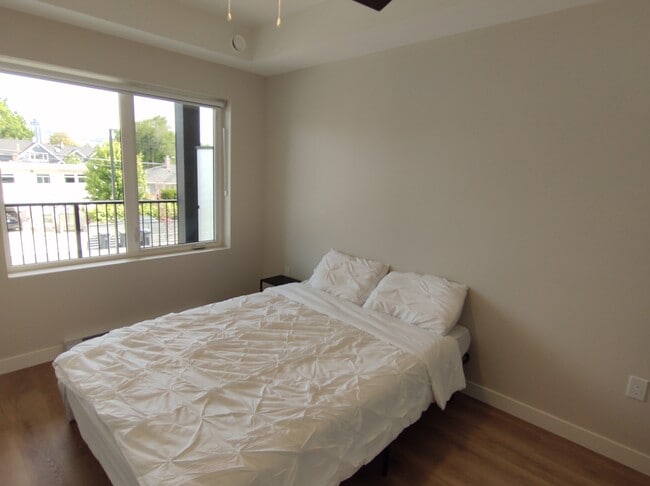 Photo - 416 Royal Ave Unit 203