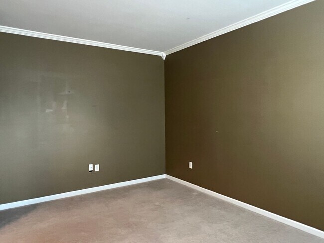 Photo - Beautiful 3 bedroom home located in Huntington Grove!!