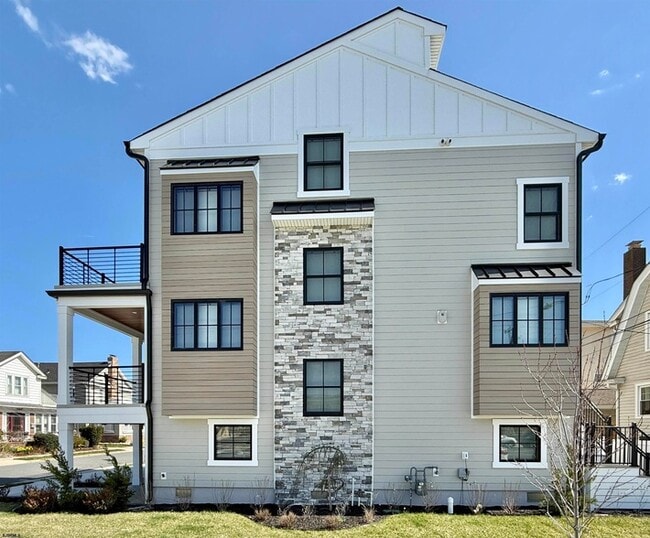 Photo - 100 S Frontenac Ave