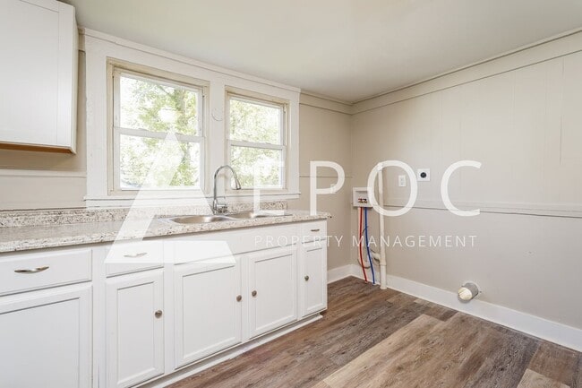 Photo - 1604 NE 22nd St