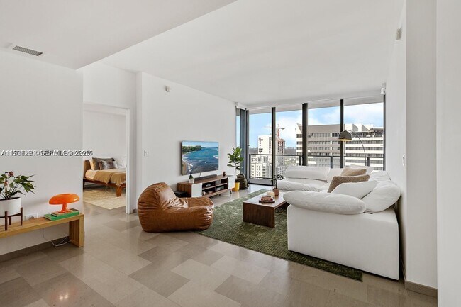 Photo - 88 SW 7th St Unidad 1710