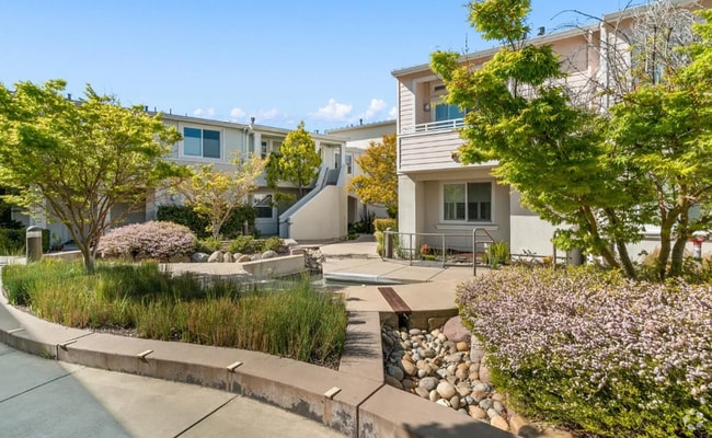 Building Photo - Coastal Living at Pleasure Point - Stunnin... Rental