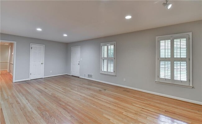 Photo - 1896 Winchester Trail