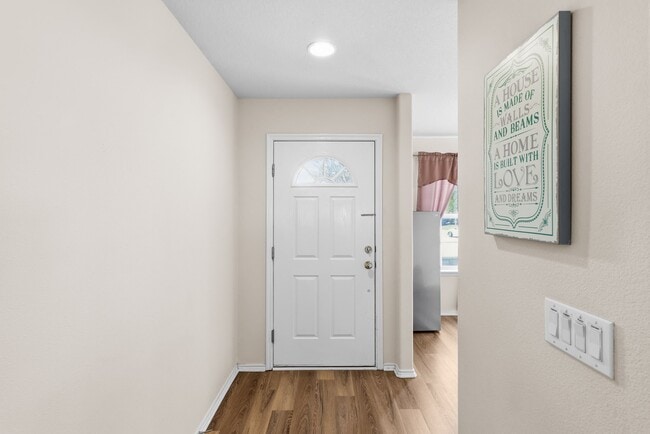 Building Photo - 2712 Woodspring Acres Dr