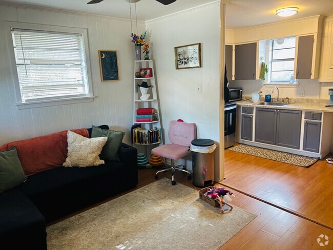 Building Photo - 132 N Hummel St Rental