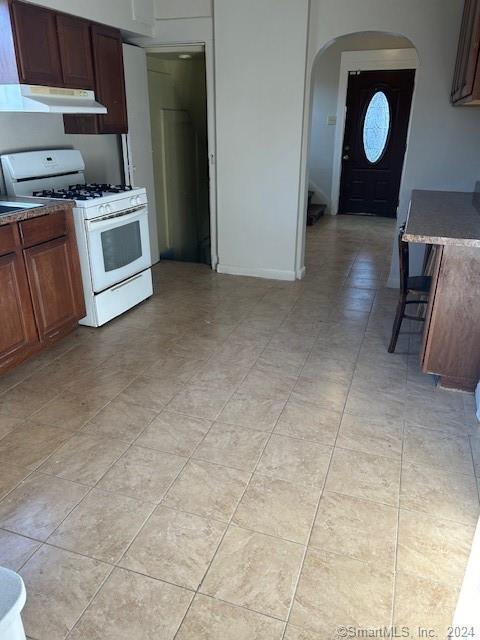 Photo - 130 Clark St