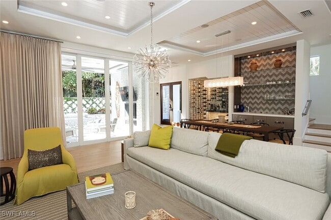 Photo - 675 2nd St S