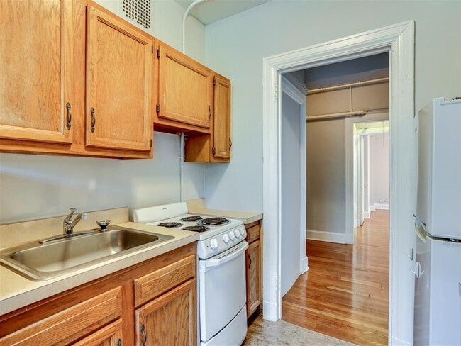 Photo - The Charles Apartments