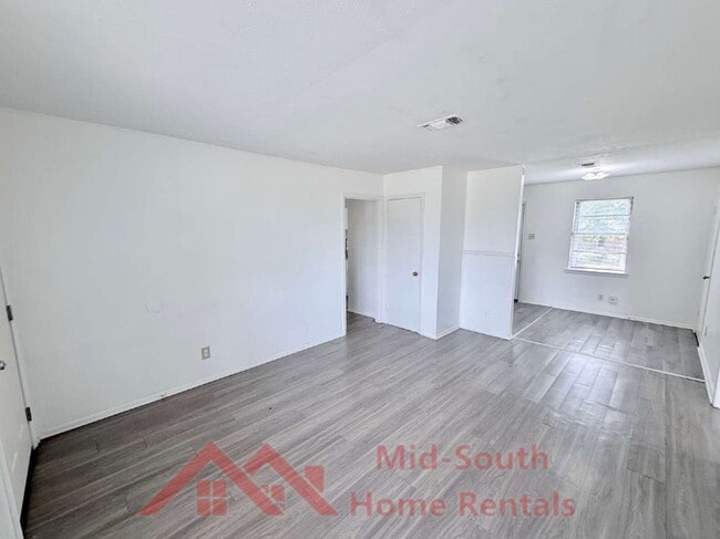 Photo - 5057 Gill Rd