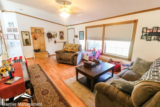 Photo - Awesome 3 bedroom 2 bathroom home located in OGDEN KS!