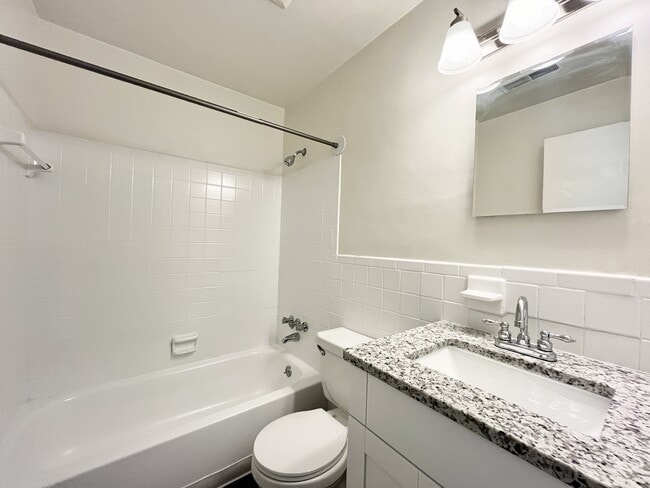 2BR, 1BA - DELUXE