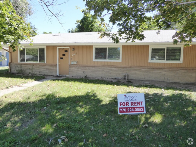 Building Photo - 1040 Ponderosa Dr Rental