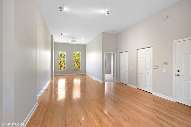 Photo - 1875 N Milwaukee Ave Unit 2