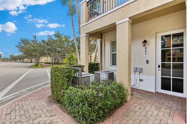 Photo - 807 SW 147th Ave Condominio Unidad 1402