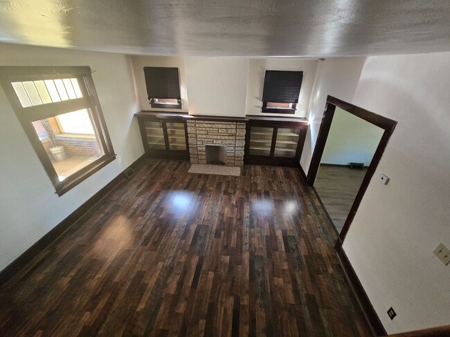 Photo - Updated 3br house!