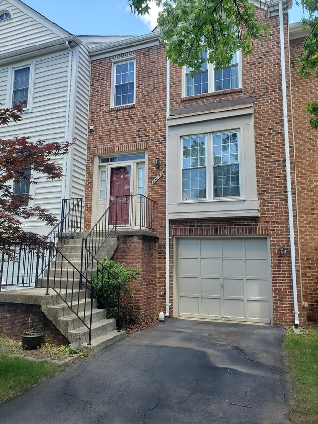 Building Photo - 14142 Betsy Ross Ln Rental