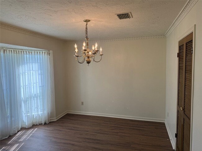 Photo - 214 Kings Ct