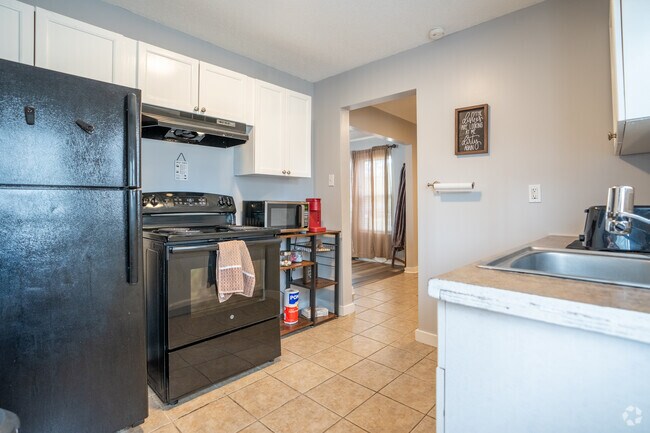 Ample Kitchen and Counter Space Available