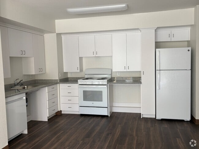 Building Photo - Walnut Place & Walnut Terrace Rental
