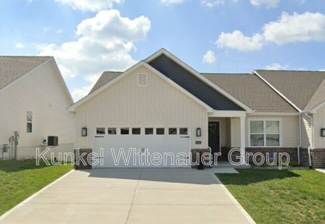 Building Photo - 806 Applewood Creek Dr Rental