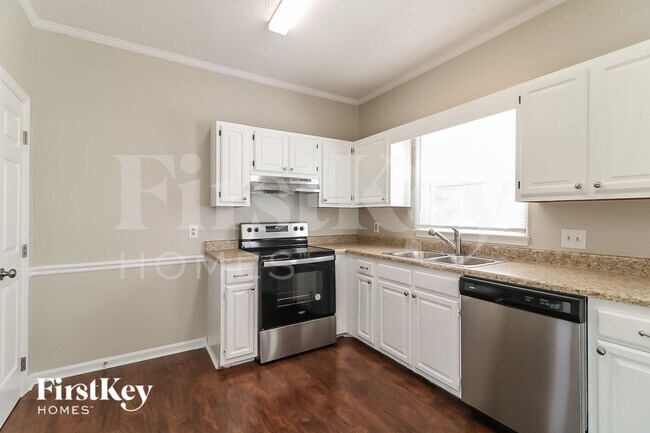 Photo - 104 Longneedle Ct