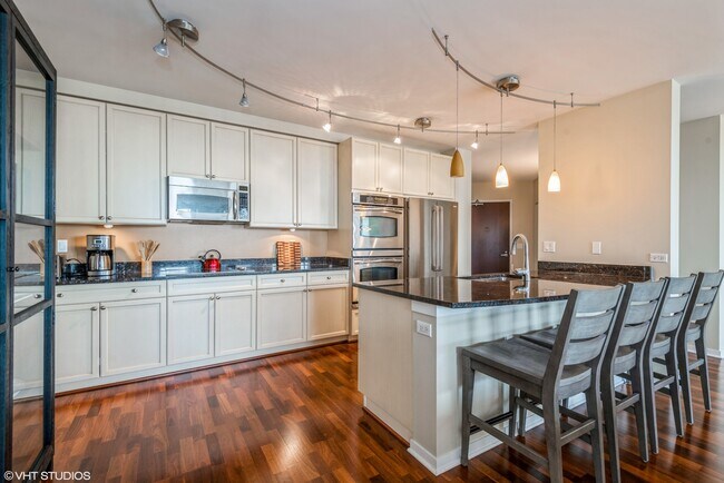 Photo - 807 Davis St