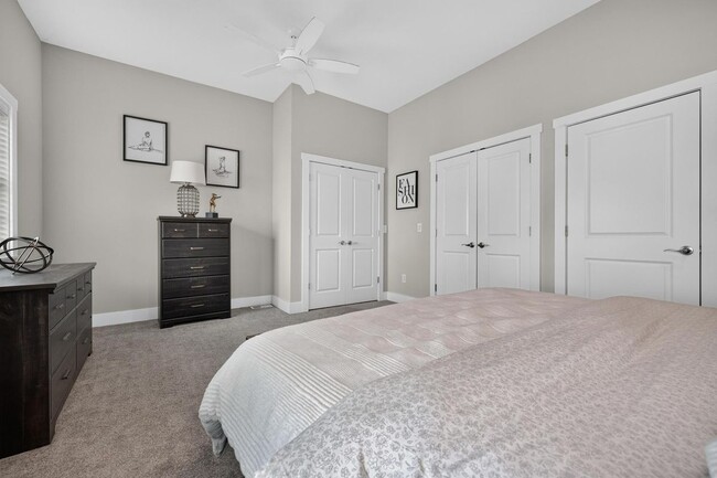 32 Horton Pl Unit Upper