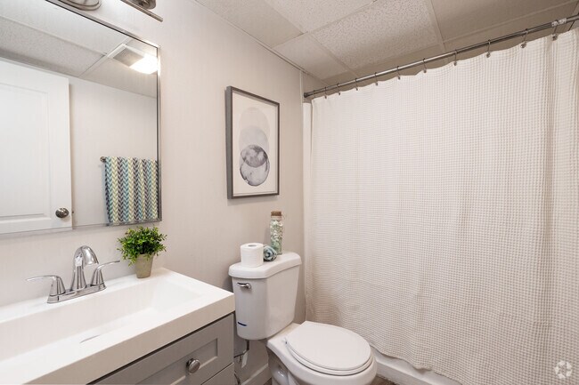 2BR/1BA - 797SF