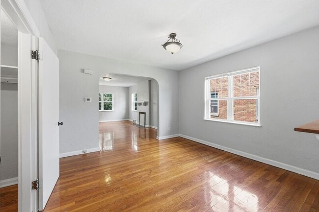 Photo - 1048 Berkeley Rd