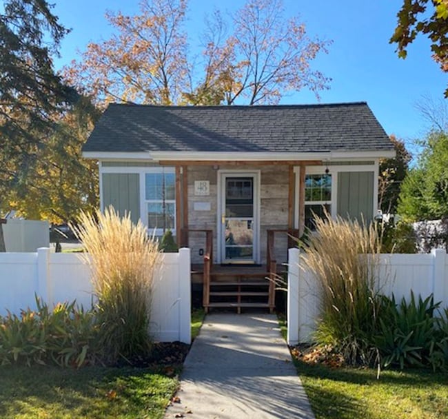 Building Photo - Charming Kalispell Home