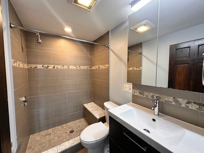 Photo - 474 E 7th St Unit 1