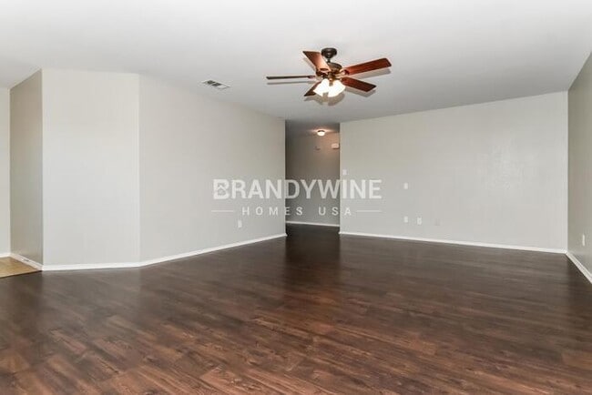 Photo - 411 Silver Leaf Dr