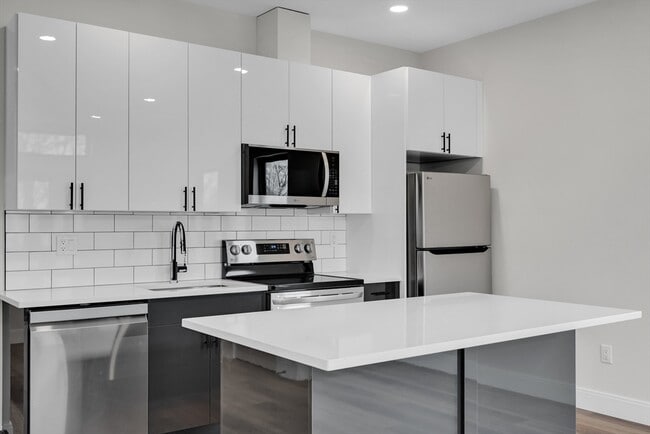 Building Photo - 63 Belgrade Ave Unit 103