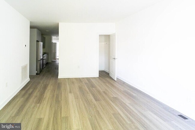 Photo - 1500 V St SE