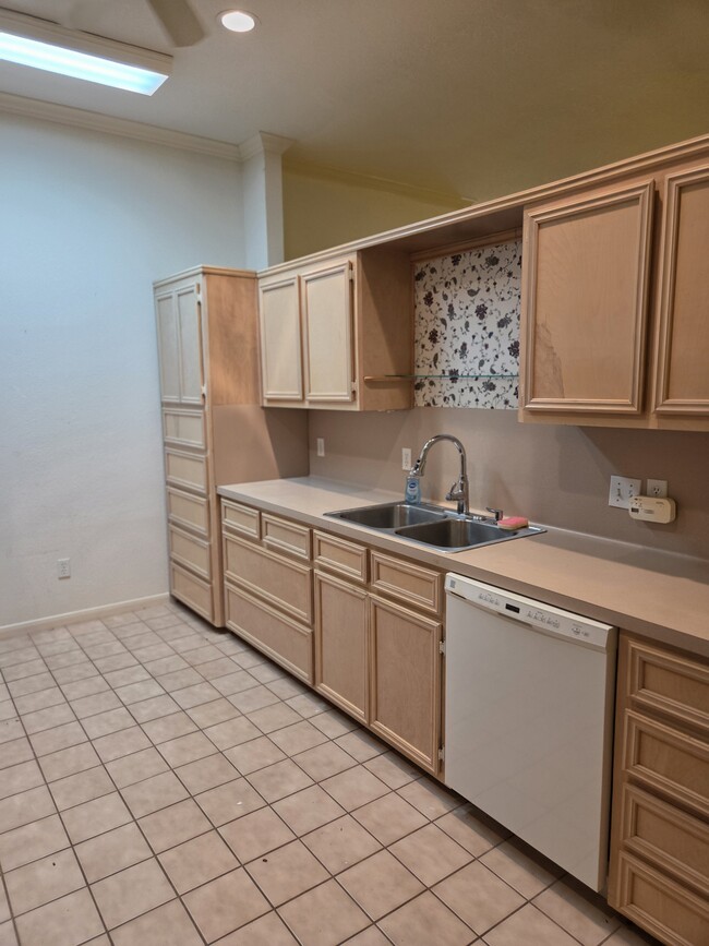 Photo - 111 Spruce St