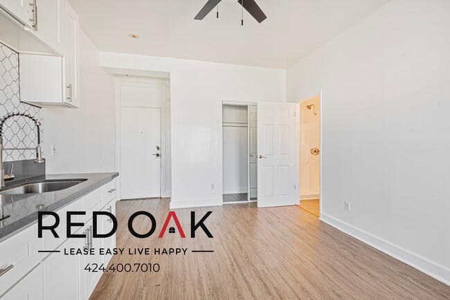 Building Photo - 744 Beacon Ave Unit 603 Rental