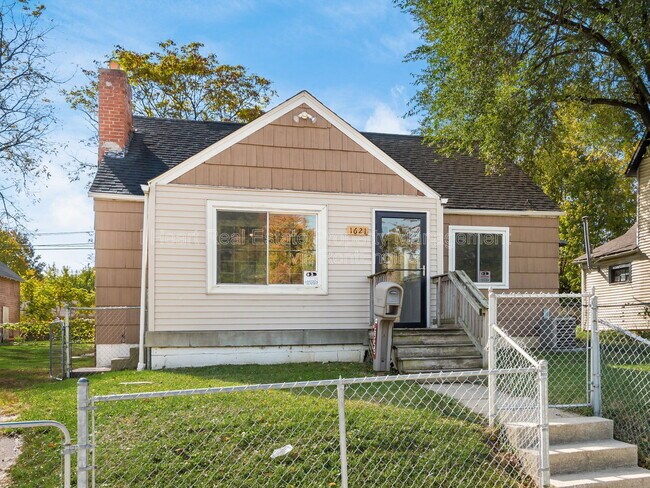 Photo - 1621 Sullivant Ave