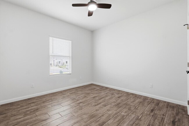 208 Faith Dr