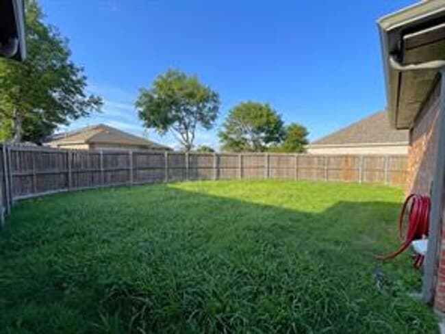 Photo - 10910 Red Cedar Dr