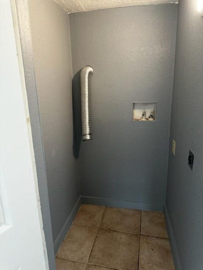 Photo - Large 3/2 Single Family house available now!