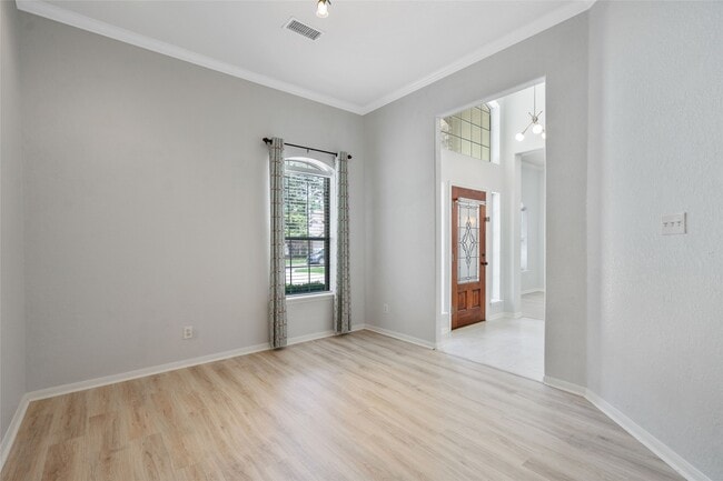 Photo - 30 Taupewood Pl