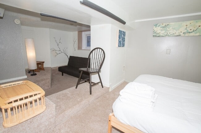 Photo - 1901 N 80th St