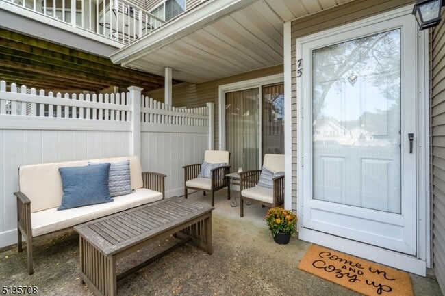 Photo - 75 Bentley Ct