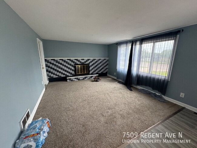 Photo - 7509 Regent Ave N